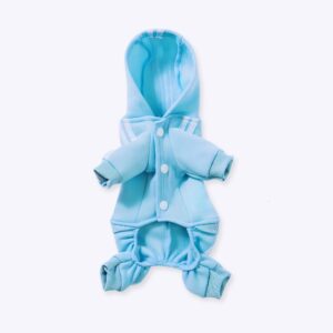 Ensemble de jogging, pull et pantalon Adidog pour petit chien. Le jogging a un trou au niveau de la queue ainsi qu'une capuche. De couleur bleu