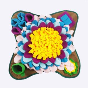 Tapis de fouille pour chien en forme de fleur géante avec le centre jaune et le tour bleu, blanc, violet et vert