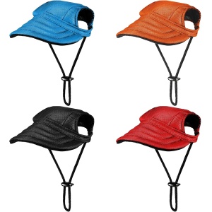 Quatre casquettes pour chien avec cordon ajustable. Bleue, orange, noire et rouge. Sur fond blanc.